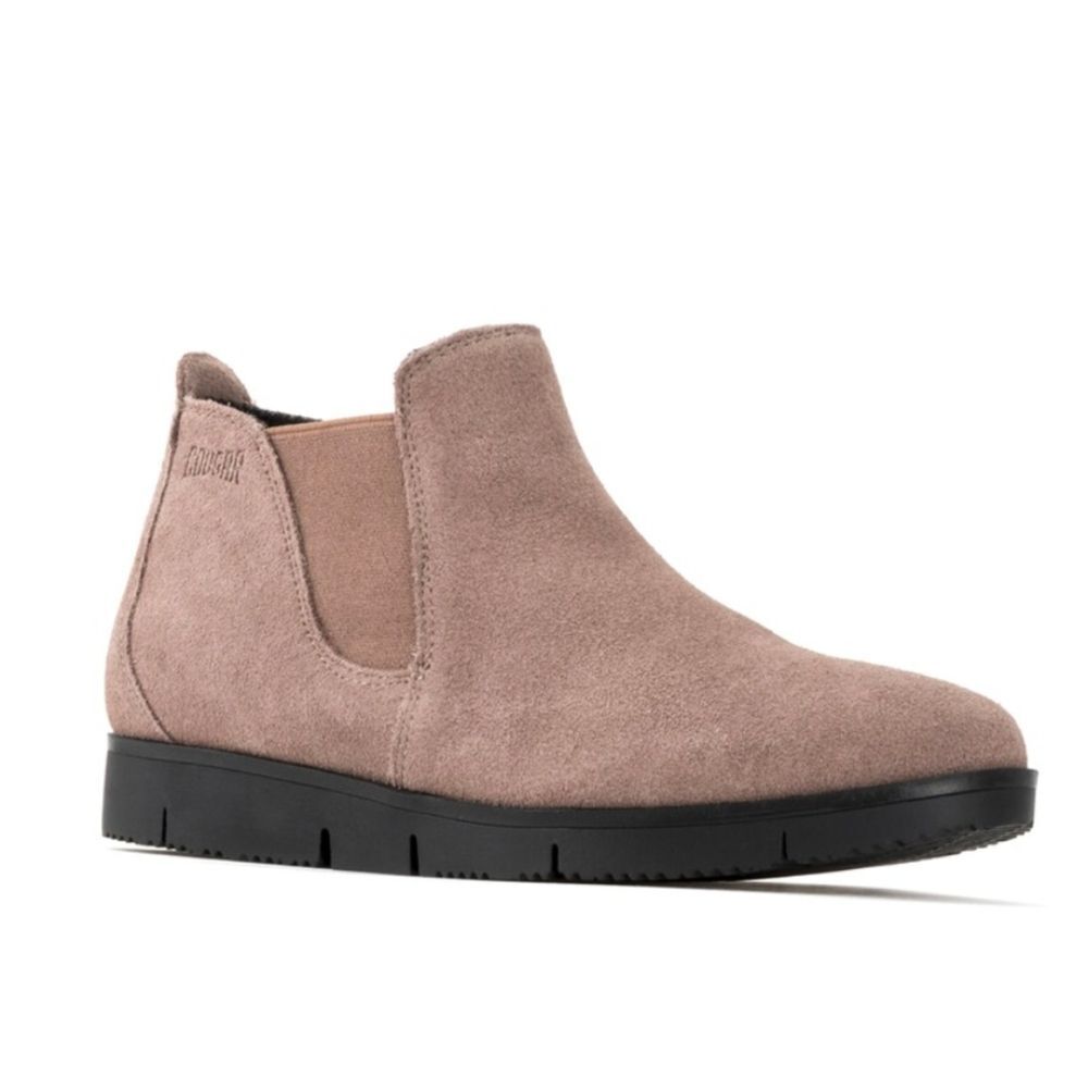 Like new Cougar Sass Chelsea Boot